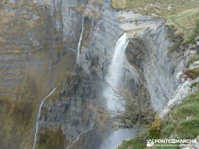 Salto del Nervión - Salinas de Añana - Parque Natural de Valderejo;fotos de senderismo fotos sende